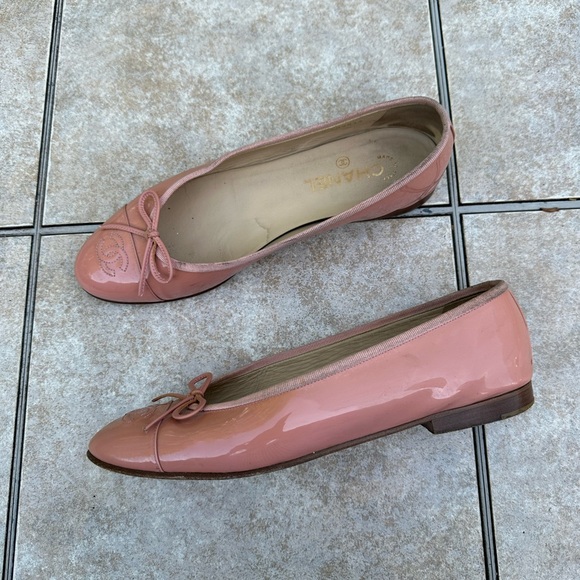 Chanel
Patent leather ballet flats - Picture 7 of 16